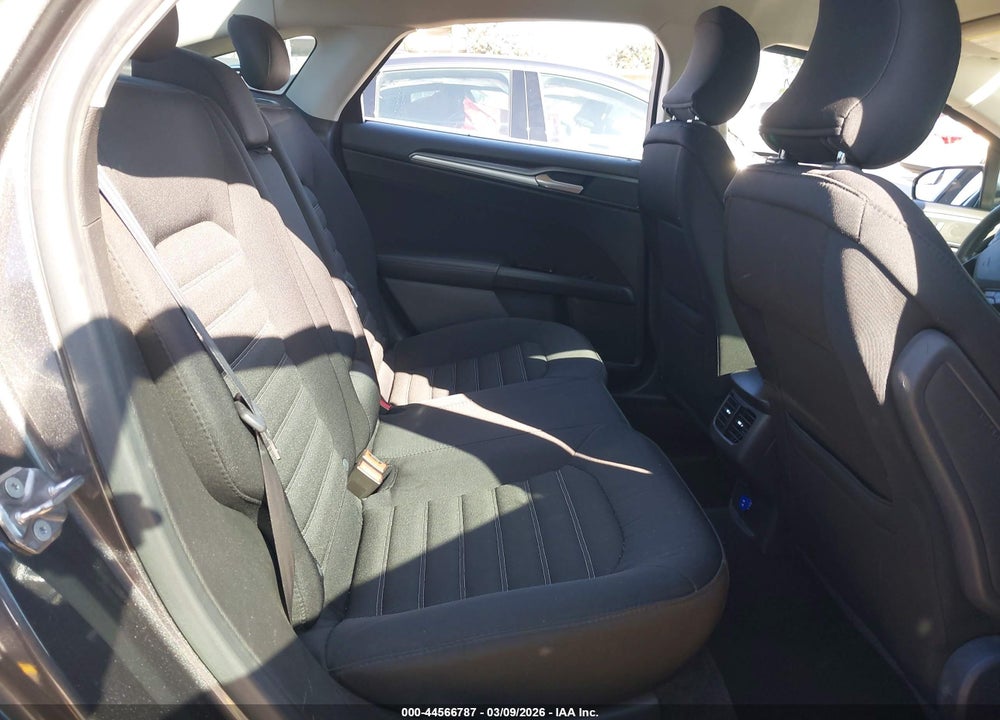 2015 FORD FUSION SE VIN: 3FA6P0HD0FR228849