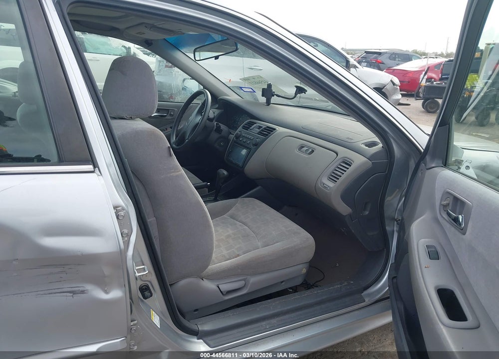 2001 HONDA ACCORD 2.3 EX VIN: JHMCG56631C015169