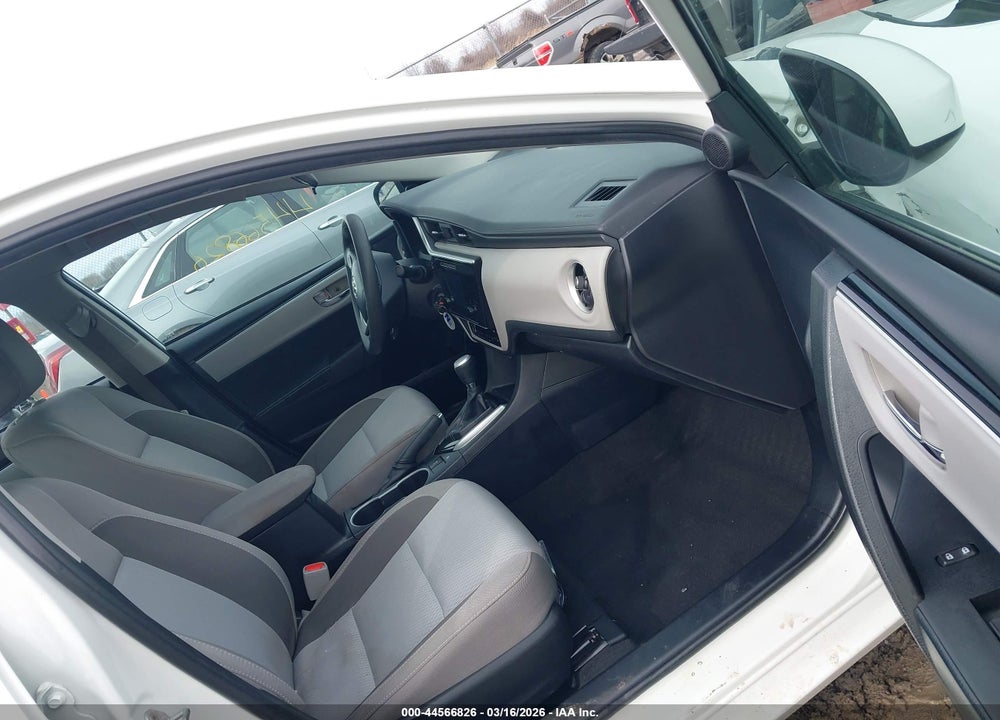 2019 TOYOTA COROLLA LE VIN: 2T1BURHE6KC126096