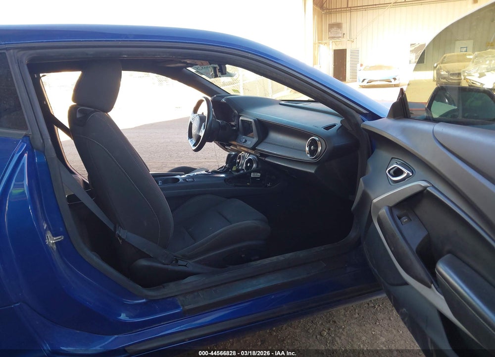 2019 CHEVROLET CAMARO 1LT VIN: 1G1FB1RS6K0151757