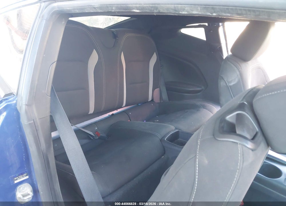2019 CHEVROLET CAMARO 1LT VIN: 1G1FB1RS6K0151757