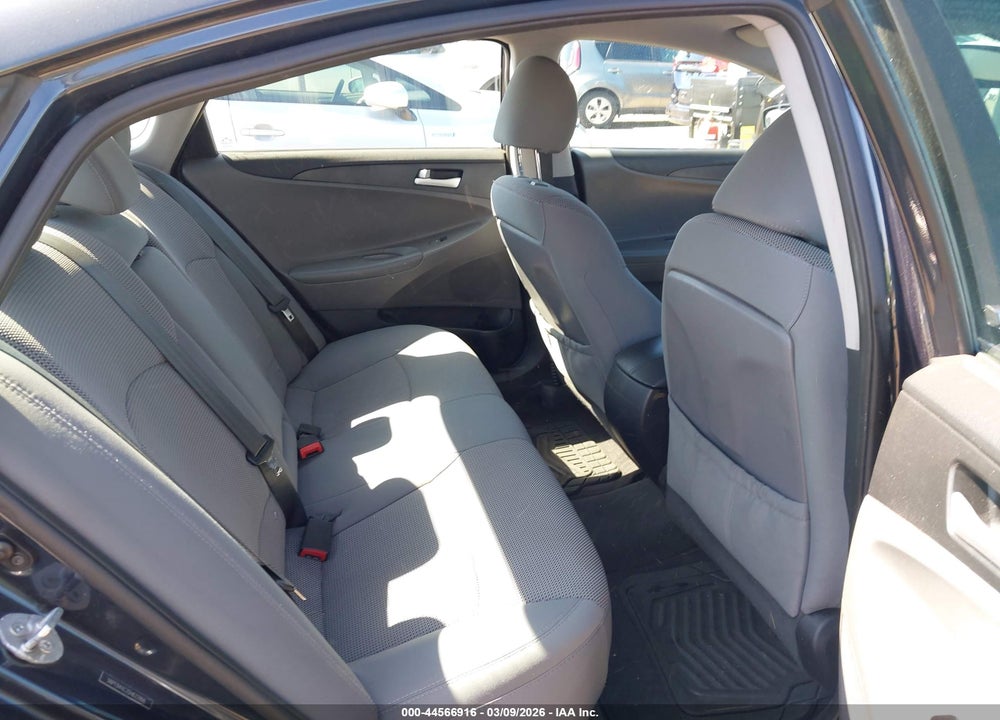 2013 HYUNDAI SONATA GLS VIN: 5NPEB4AC2DH622866