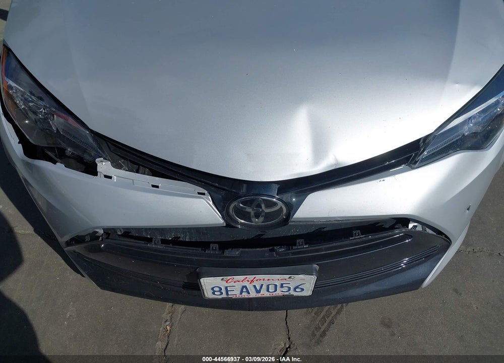 2018 TOYOTA COROLLA LE VIN: 5YFBURHE0JP791462