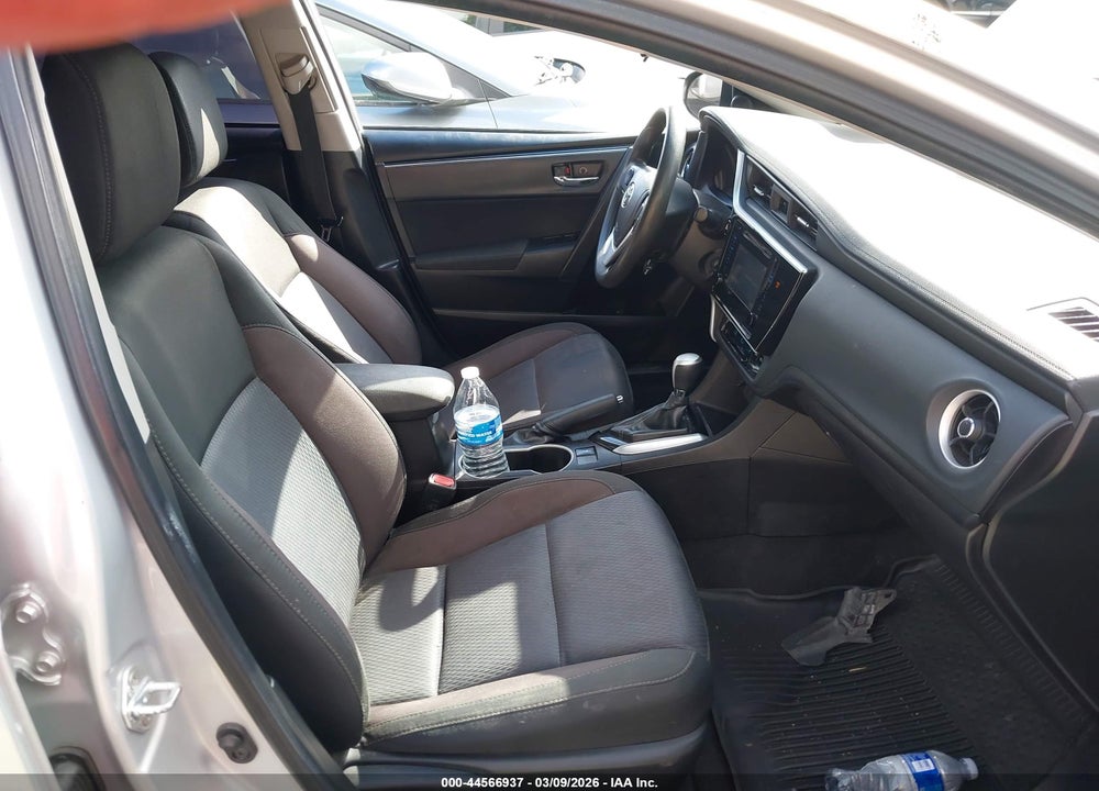 2018 TOYOTA COROLLA LE VIN: 5YFBURHE0JP791462