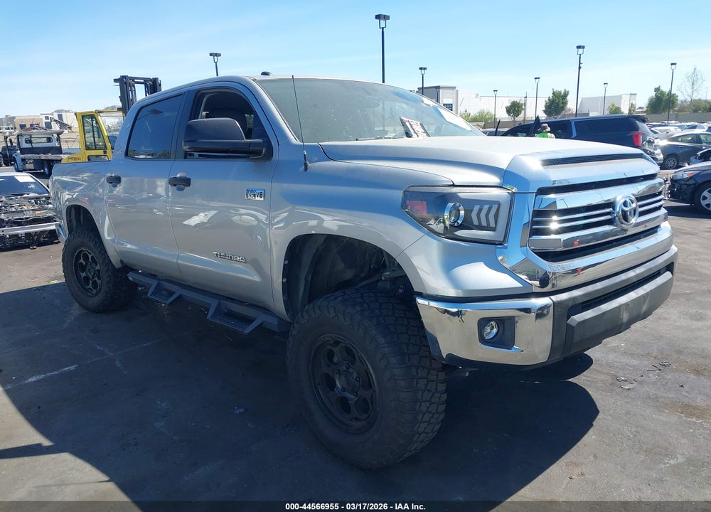 2017 TOYOTA TUNDRA SR5 5.7L V8 VIN: 5TFDY5F11HX623606