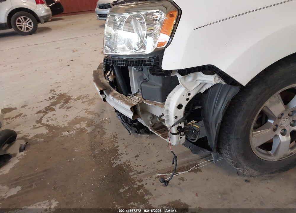 2011 HONDA PILOT EX-L VIN: 5FNYF4H54BB010091