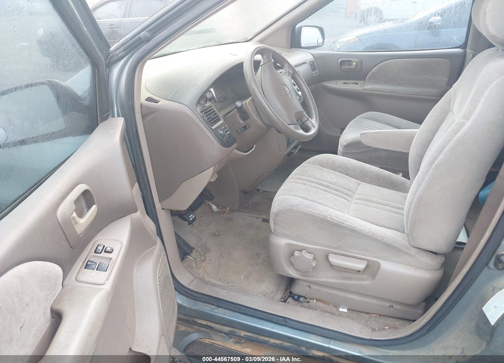 2000 TOYOTA SIENNA LE VIN: 4T3ZF13C5YU298585