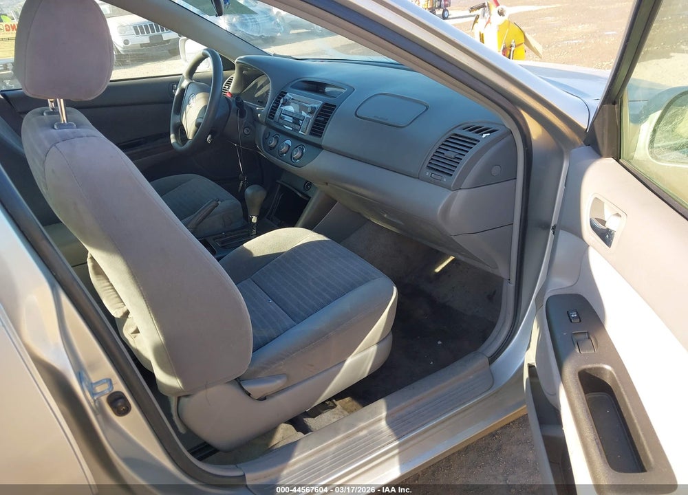 2005 TOYOTA CAMRY LE VIN: 4T1BE32K55U428569