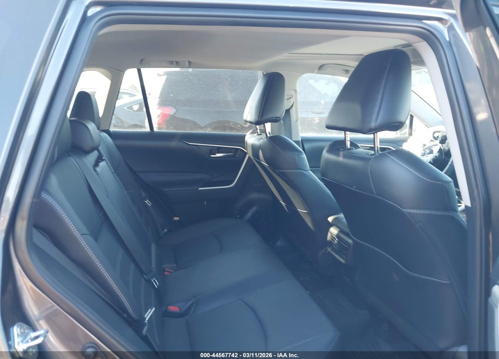 2024 TOYOTA RAV4 XLE PREMIUM VIN: 2T3A1RFV0RC419386