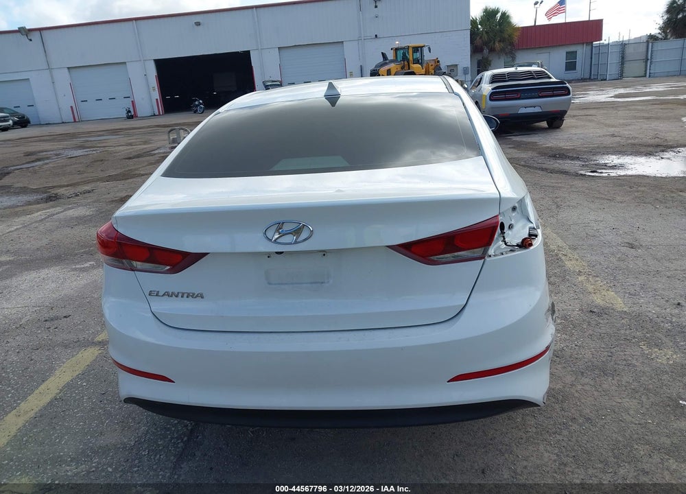 2018 HYUNDAI ELANTRA SEL VIN: 5NPD84LF0JH328525