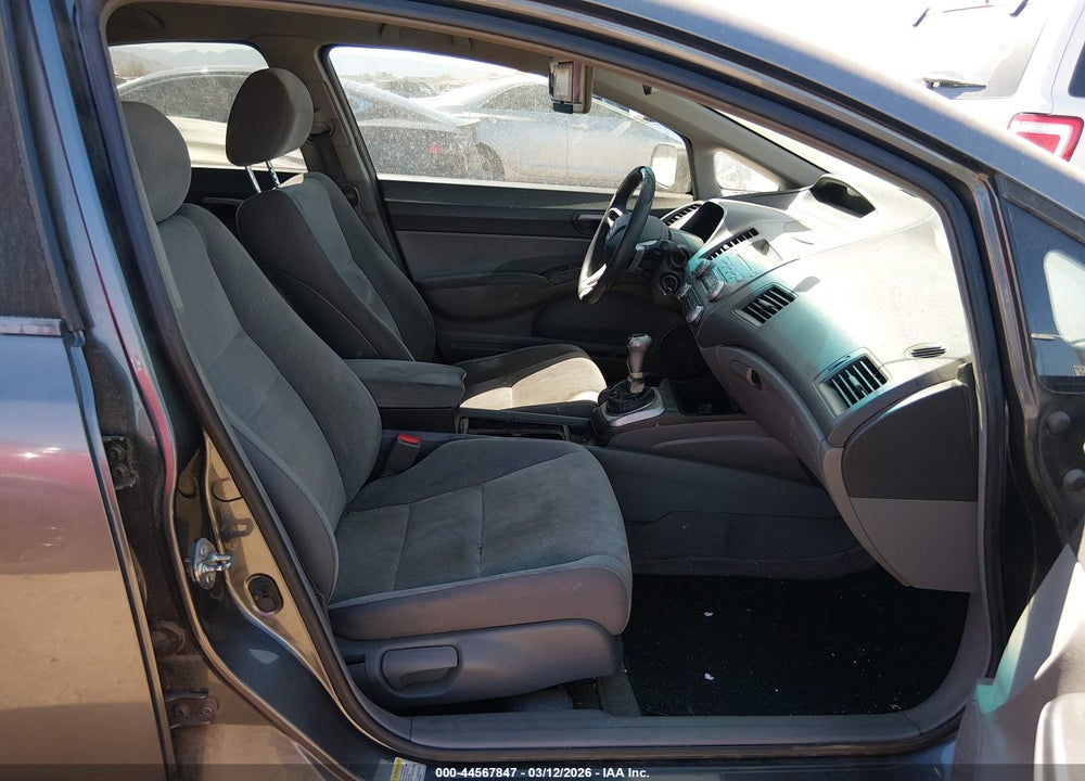 2009 HONDA CIVIC LX VIN: 19XFA15579E010627
