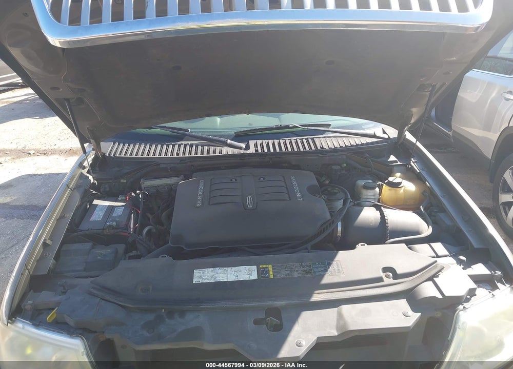2004 LINCOLN NAVIGATOR VIN: 5LMFU28R34LJ37265