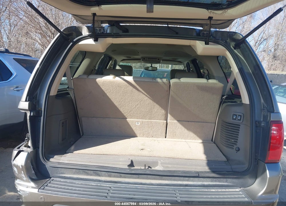 2004 LINCOLN NAVIGATOR VIN: 5LMFU28R34LJ37265