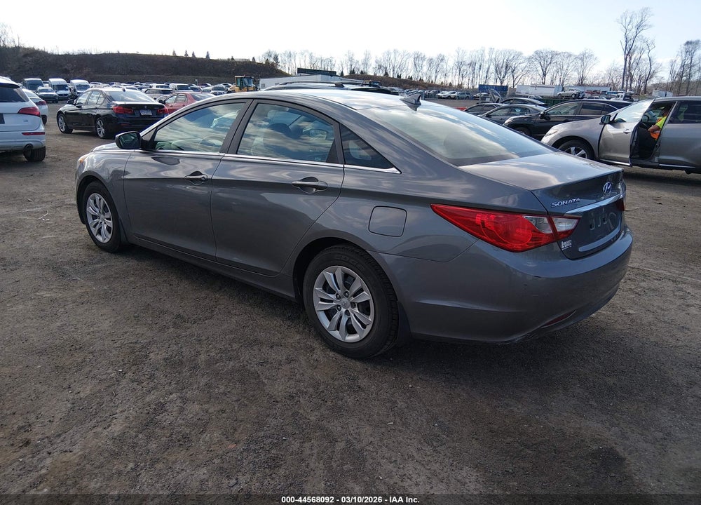 2013 HYUNDAI SONATA GLS VIN: 5NPEB4AC5DH575560