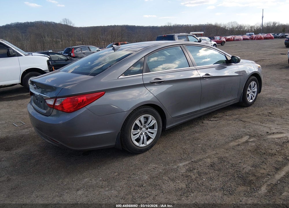 2013 HYUNDAI SONATA GLS VIN: 5NPEB4AC5DH575560