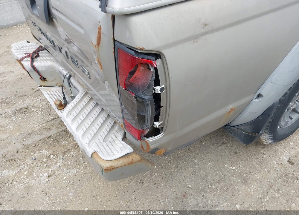 2002 NISSAN FRONTIER XE-V6 VIN: 1N6ED29X62C321738