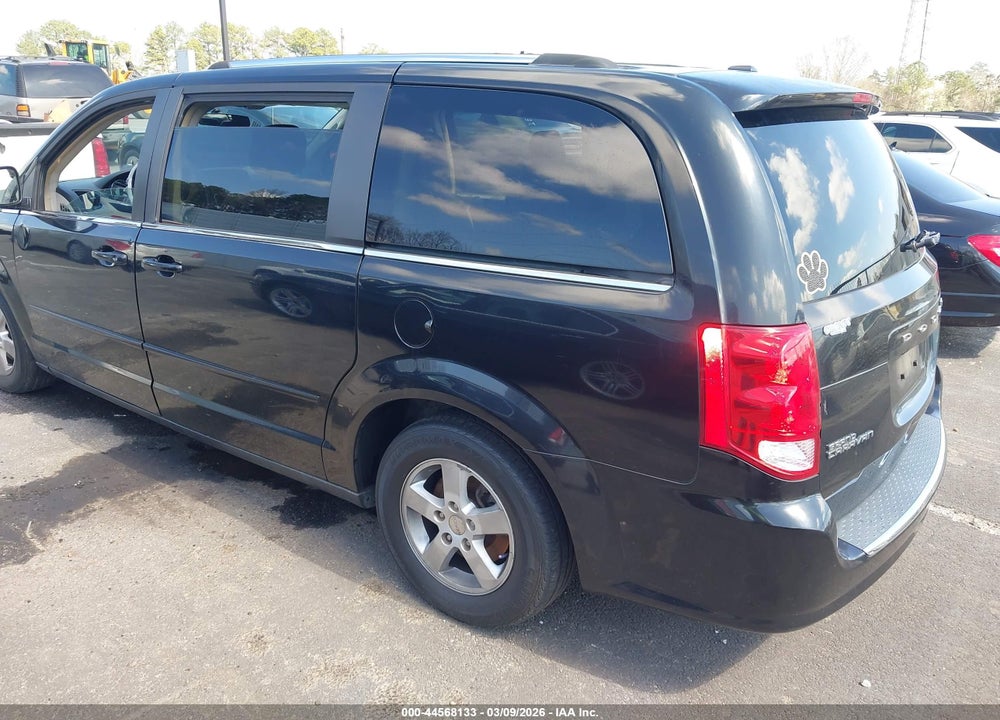 2011 DODGE GRAND CARAVAN CREW VIN: 2D4RN5DG7BR660092