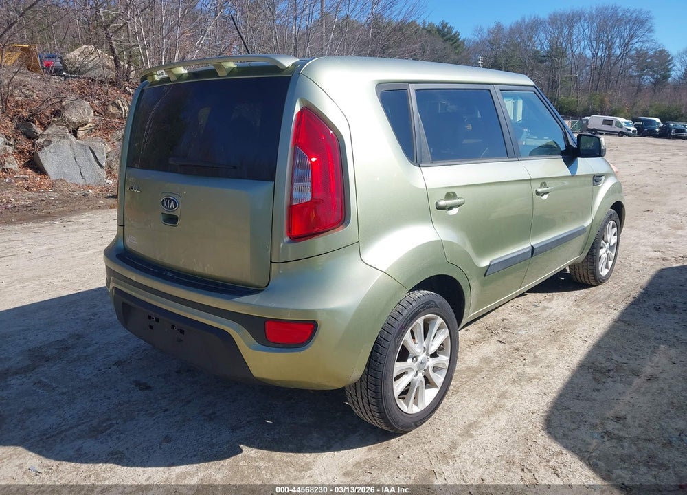 2012 KIA SOUL + VIN: KNDJT2A61C7375983