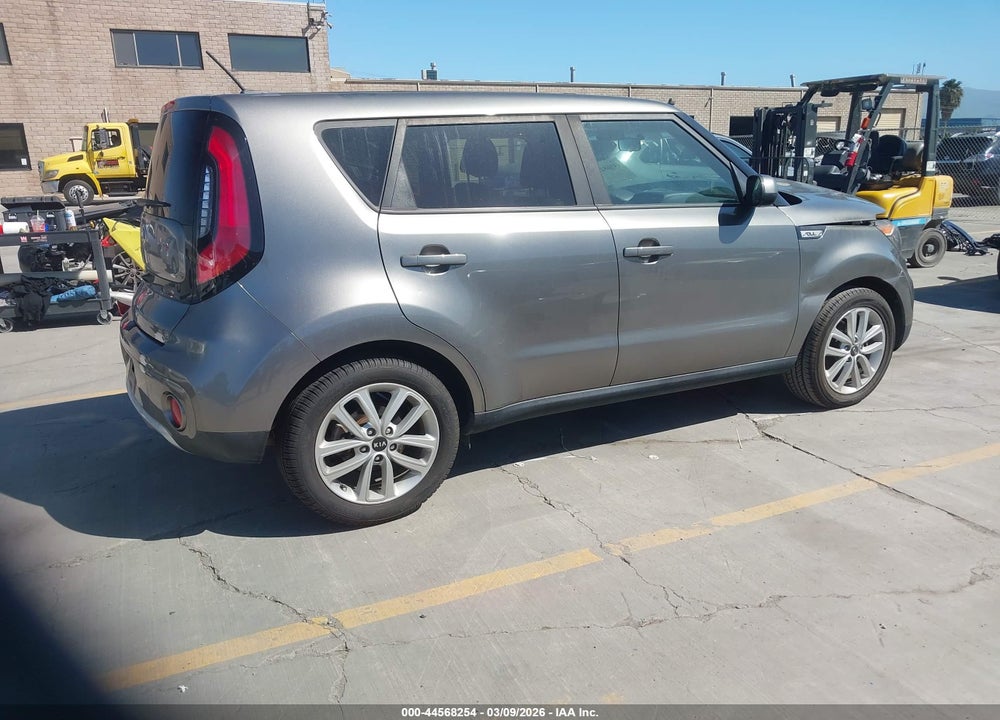 2018 KIA SOUL + VIN: KNDJP3A53J7575228