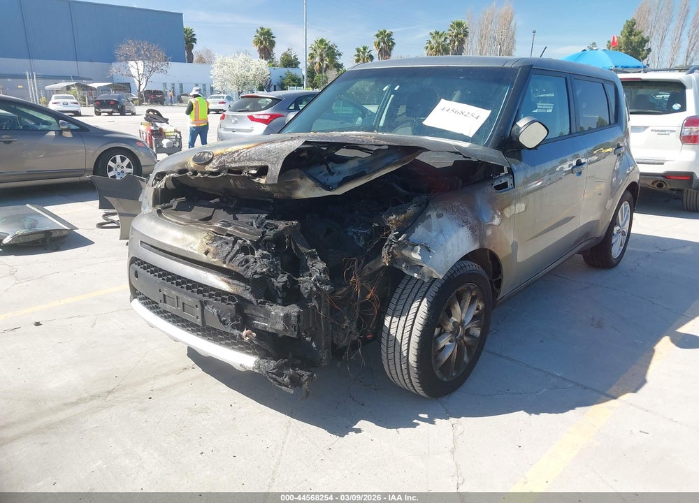 2018 KIA SOUL + VIN: KNDJP3A53J7575228