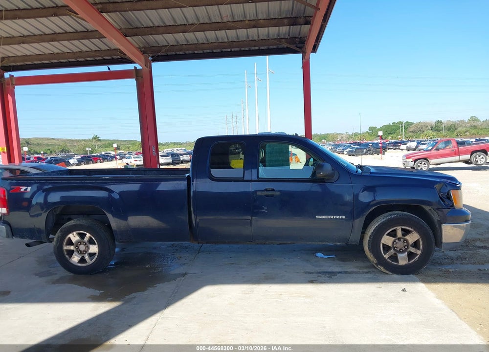 2011 GMC SIERRA 1500 SLE VIN: 1GTR1VE05BZ156835