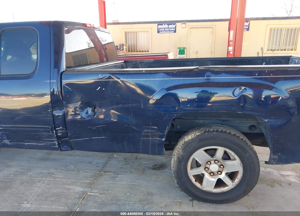 2011 GMC SIERRA 1500 SLE VIN: 1GTR1VE05BZ156835