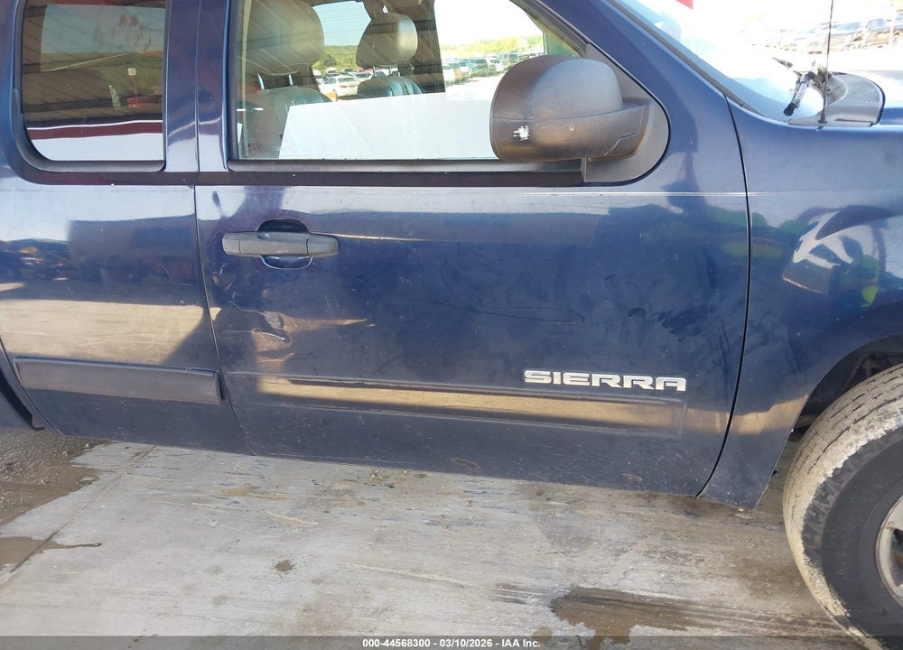 2011 GMC SIERRA 1500 SLE VIN: 1GTR1VE05BZ156835