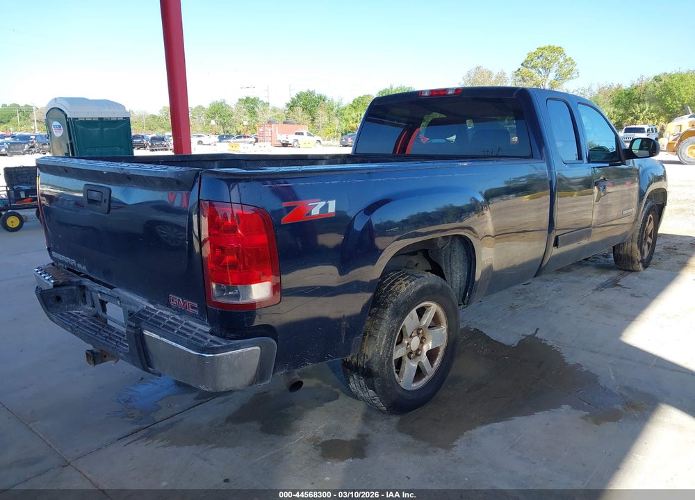 2011 GMC SIERRA 1500 SLE VIN: 1GTR1VE05BZ156835