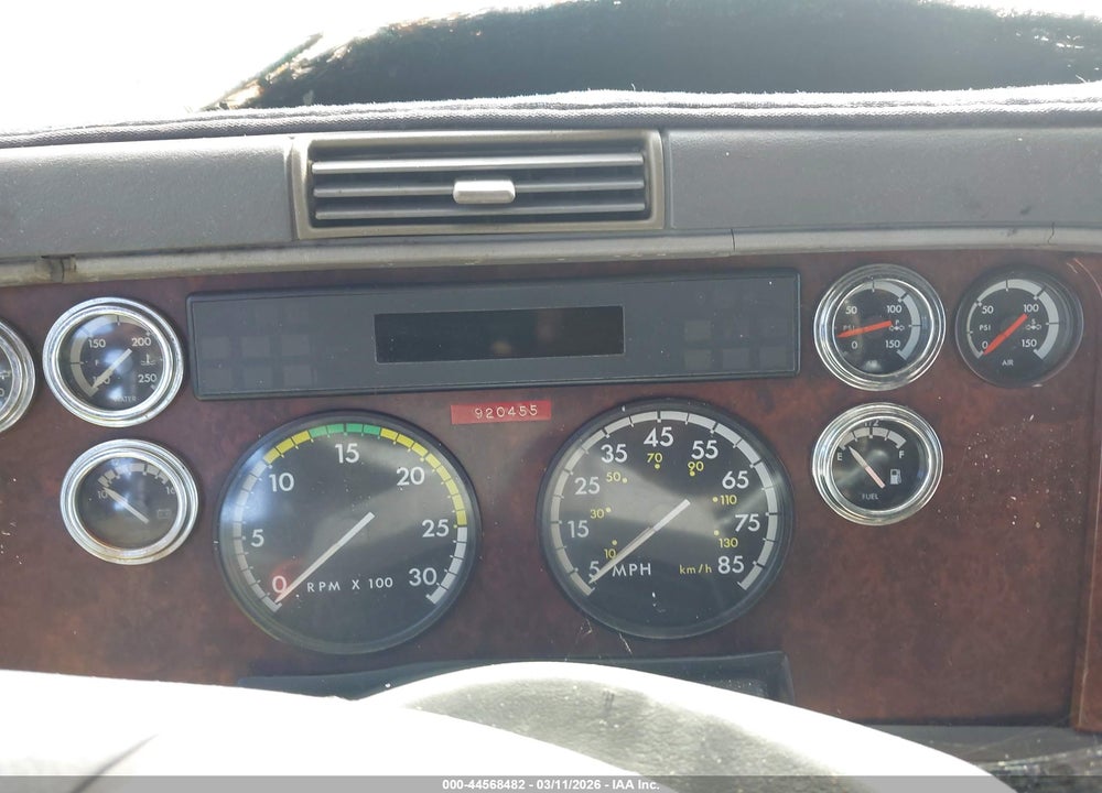 1997 FREIGHTLINER CONVENTIONAL FLC112 VIN: 1FUWNMEA3VL736773