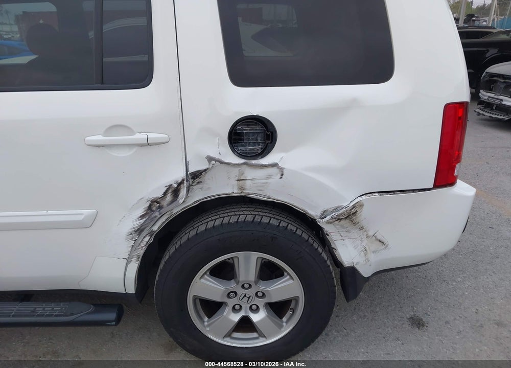 2011 HONDA PILOT EX-L VIN: 5FNYF3H57BB016462