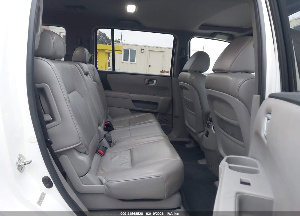 2011 HONDA PILOT EX-L VIN: 5FNYF3H57BB016462