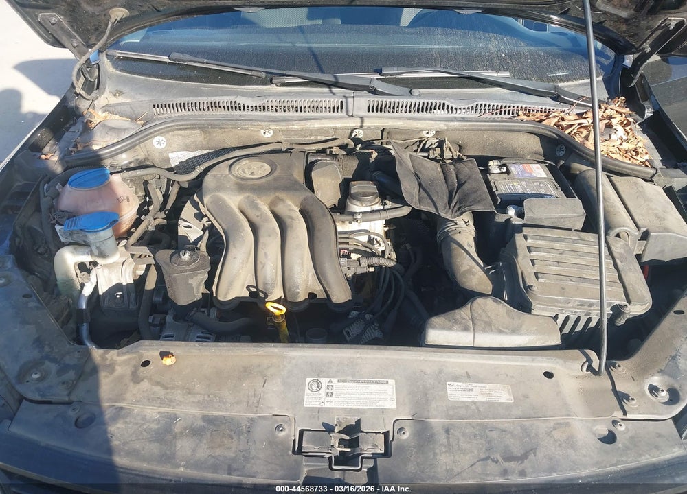 2013 VOLKSWAGEN JETTA 2.0L S VIN: 3VW2K7AJ4DM268522