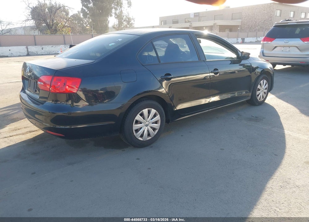 2013 VOLKSWAGEN JETTA 2.0L S VIN: 3VW2K7AJ4DM268522