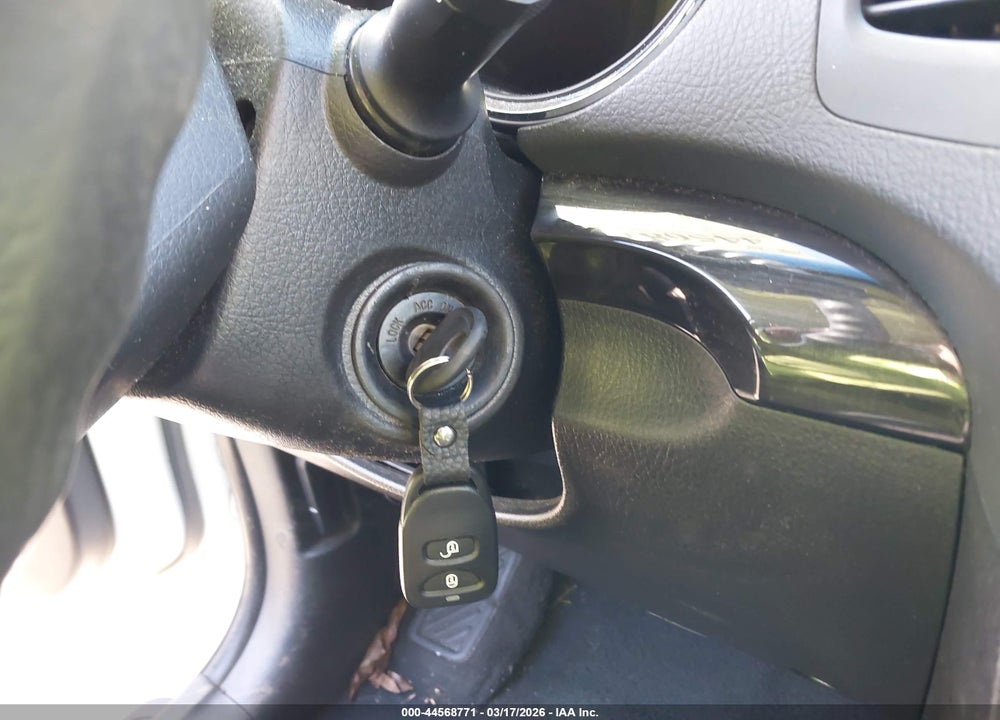 2012 KIA SORENTO LX VIN: 5XYKTCA68CG258480