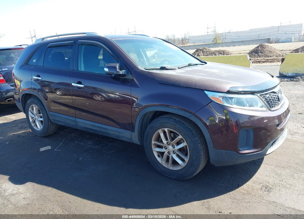 2014 KIA SORENTO LX V6 VIN: 5XYKT4A79EG429030