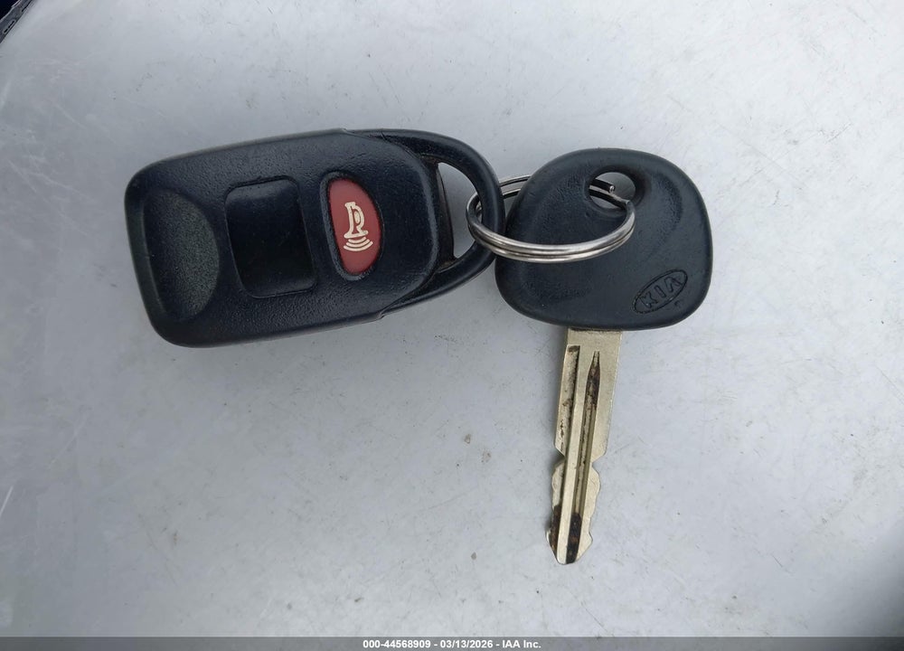 2010 KIA SOUL + VIN: KNDJT2A24A7076949