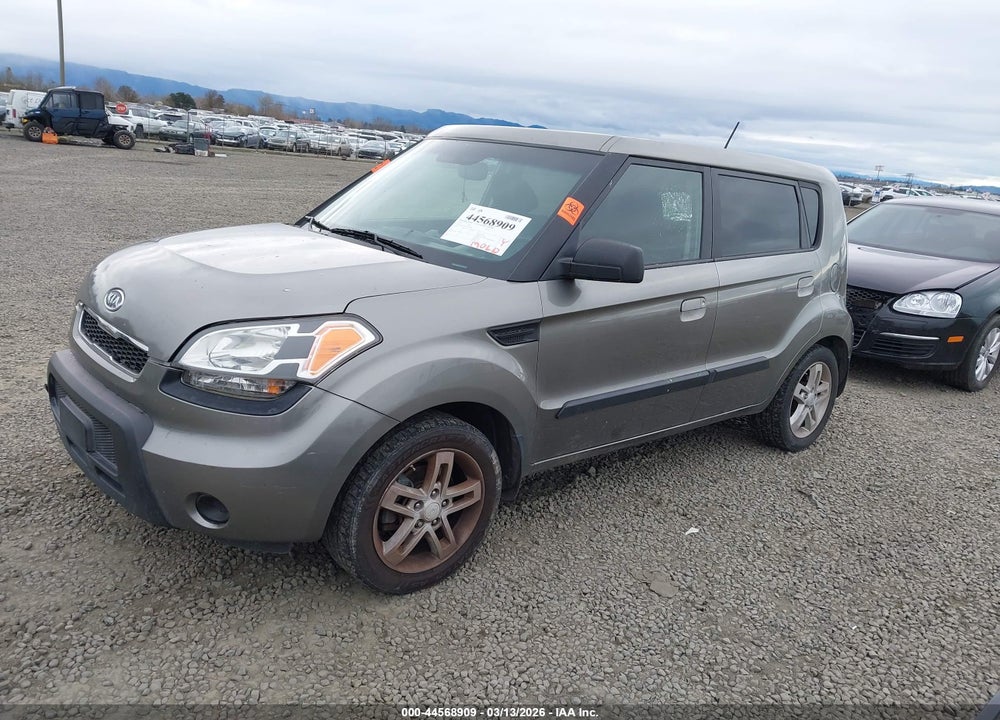 2010 KIA SOUL + VIN: KNDJT2A24A7076949