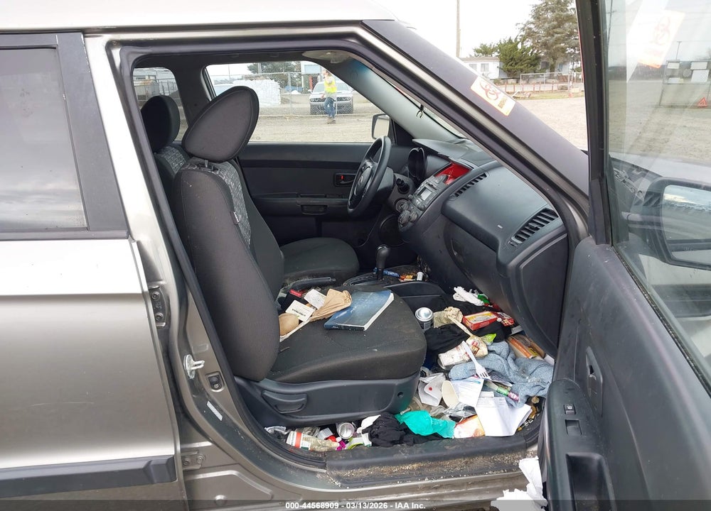 2010 KIA SOUL + VIN: KNDJT2A24A7076949