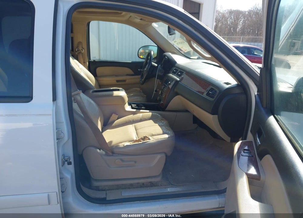 2007 CHEVROLET SUBURBAN 1500 LT VIN: 3GNFC16097G144299