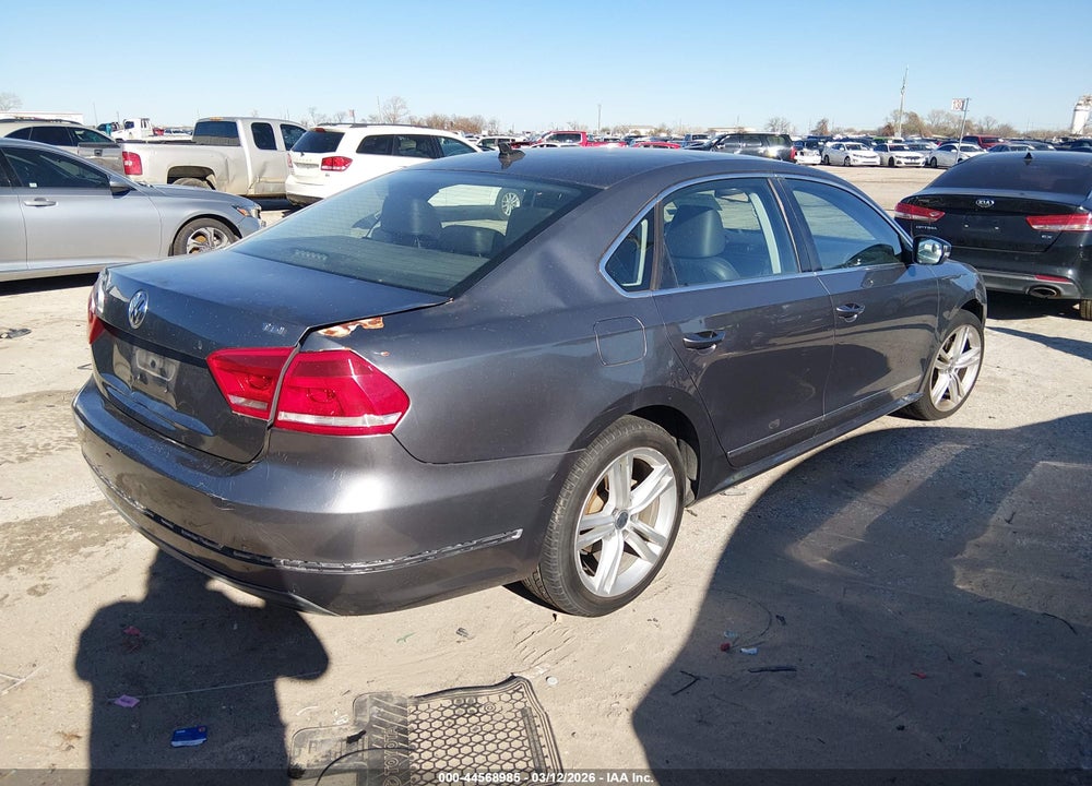 2014 VOLKSWAGEN PASSAT 2.0L TDI SE VIN: 1VWBN7A3XEC063704
