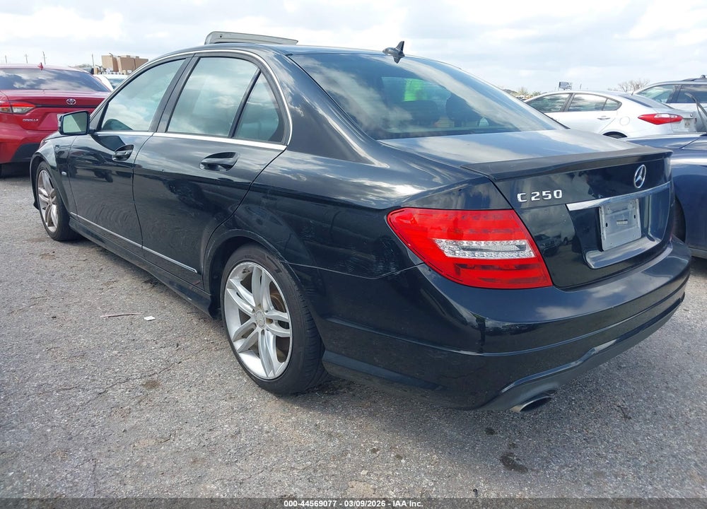 2012 MERCEDES-BENZ C 250 SPORT VIN: WDDGF4HB2CR239968