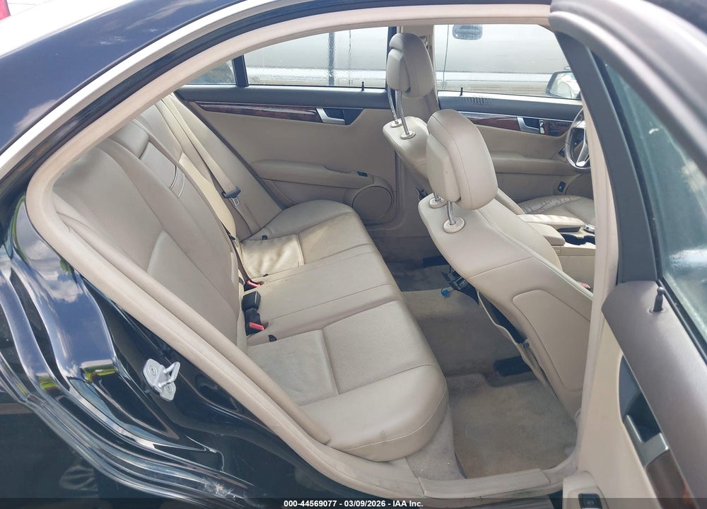 2012 MERCEDES-BENZ C 250 SPORT VIN: WDDGF4HB2CR239968