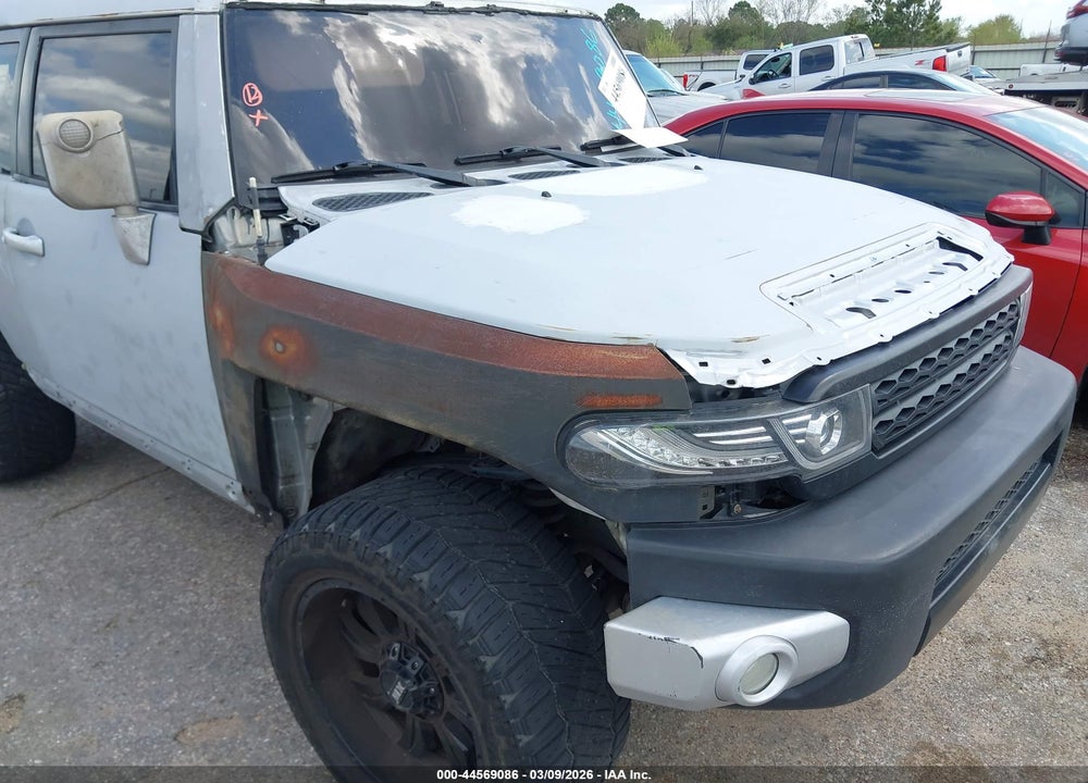 2008 TOYOTA FJ CRUISER VIN: JTEBU11F18K011509