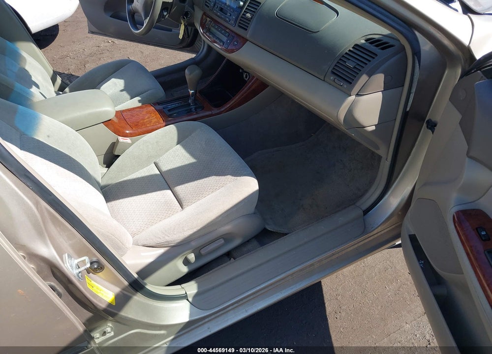 2002 TOYOTA CAMRY XLE VIN: 4T1BE30K62U063219