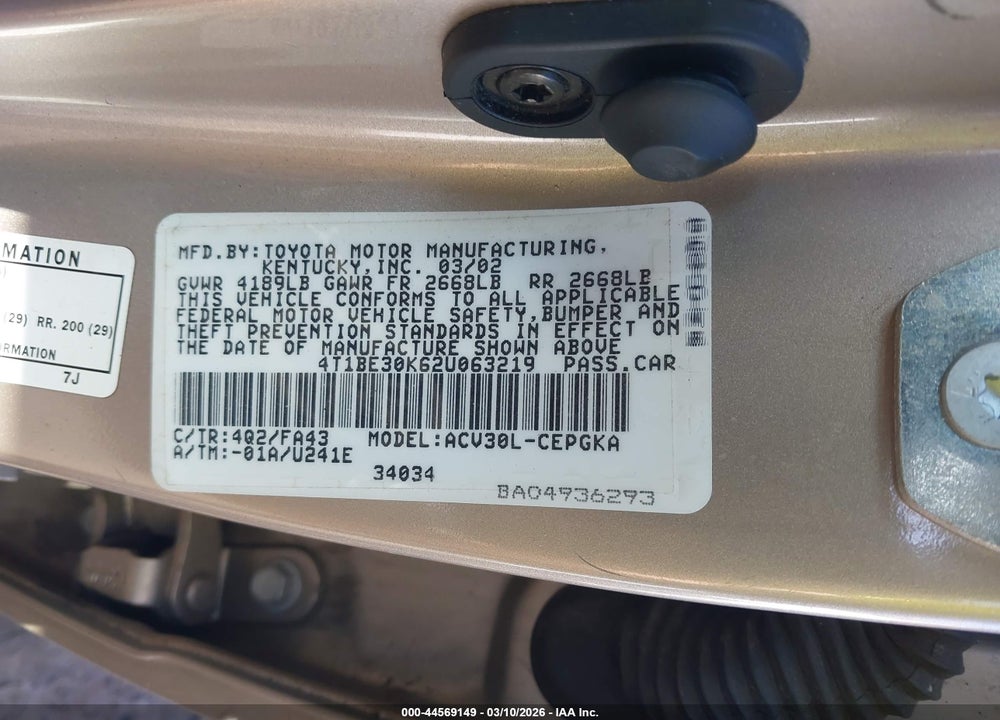2002 TOYOTA CAMRY XLE VIN: 4T1BE30K62U063219