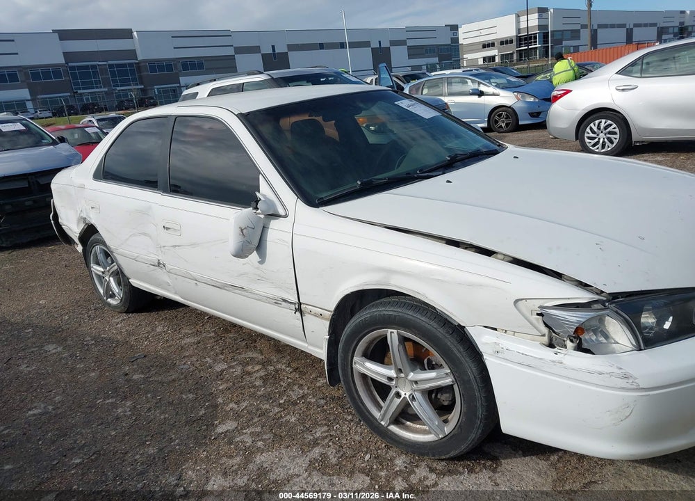 2000 TOYOTA CAMRY LE VIN: JT2BG22K4Y0485567