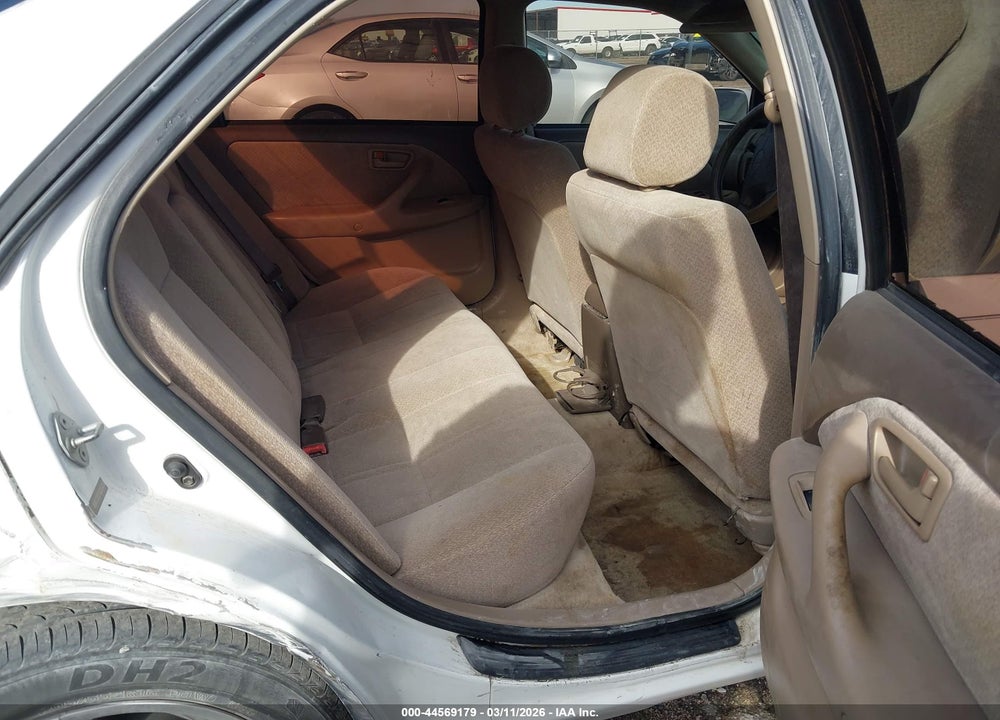 2000 TOYOTA CAMRY LE VIN: JT2BG22K4Y0485567