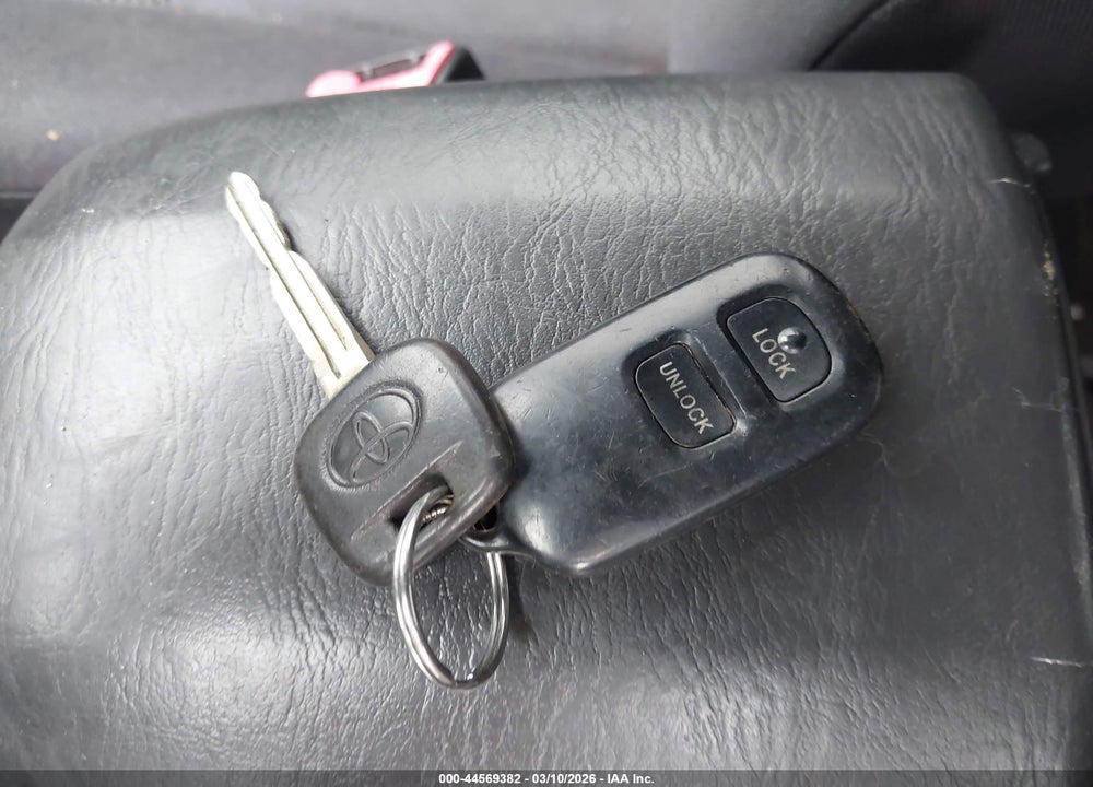 2004 TOYOTA RAV4 VIN: JTEHD20VX40023298