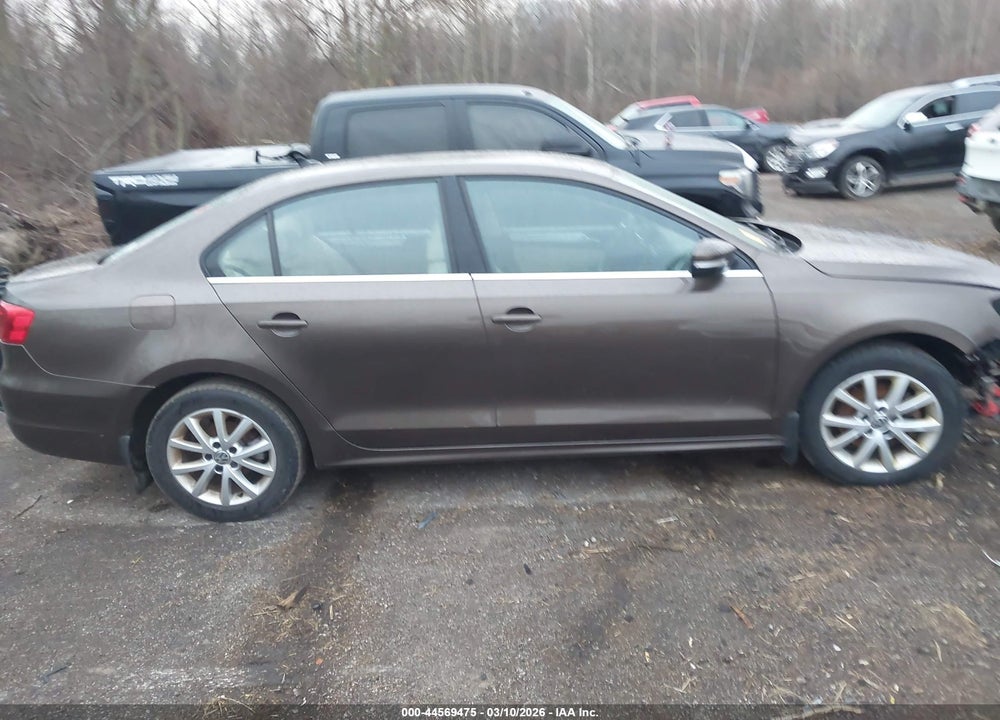 2013 VOLKSWAGEN JETTA 2.5L SE VIN: 3VWBP7AJ4DM427475