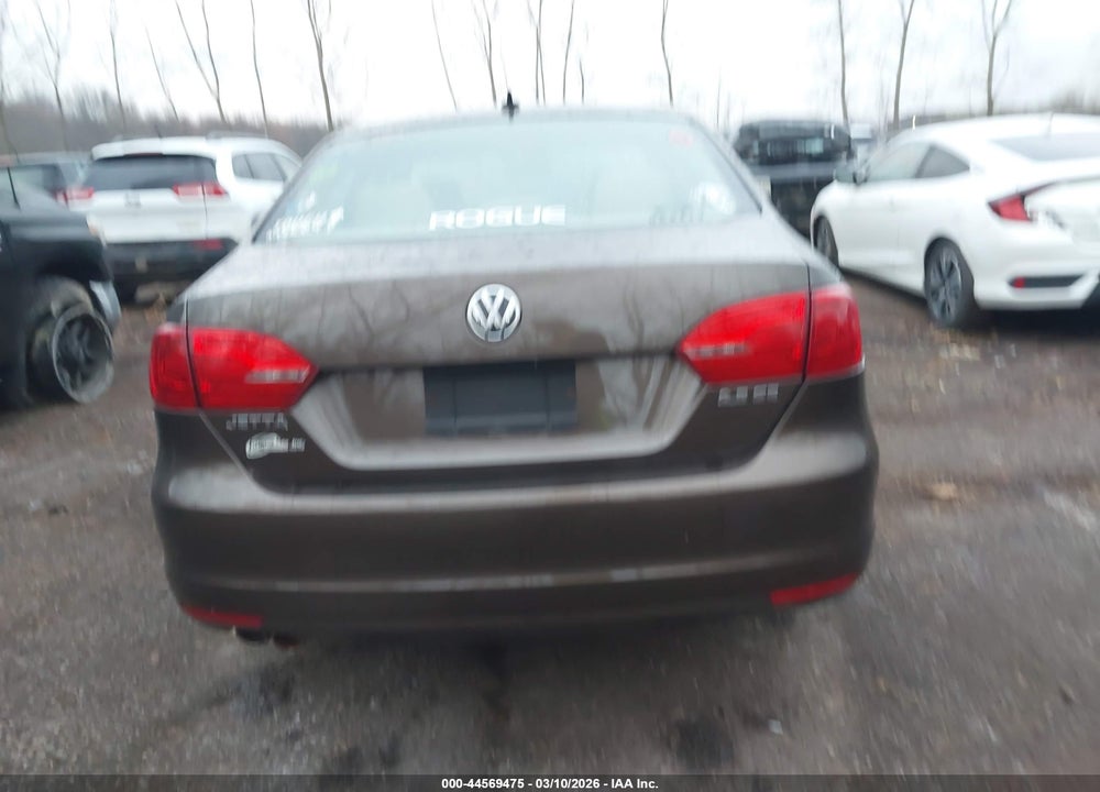 2013 VOLKSWAGEN JETTA 2.5L SE VIN: 3VWBP7AJ4DM427475